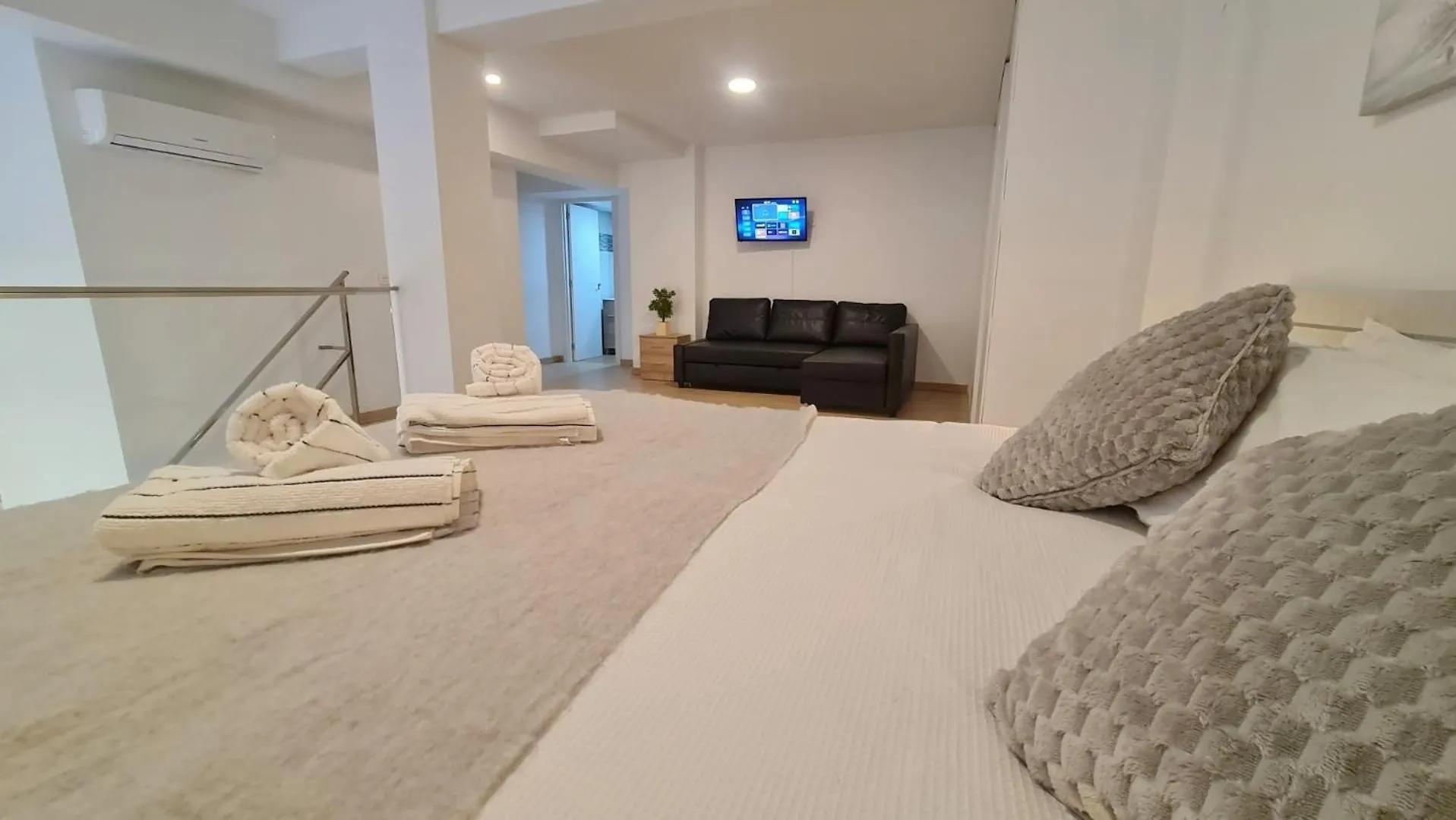 Duplex Huelin I & Beach Malaga Apartment