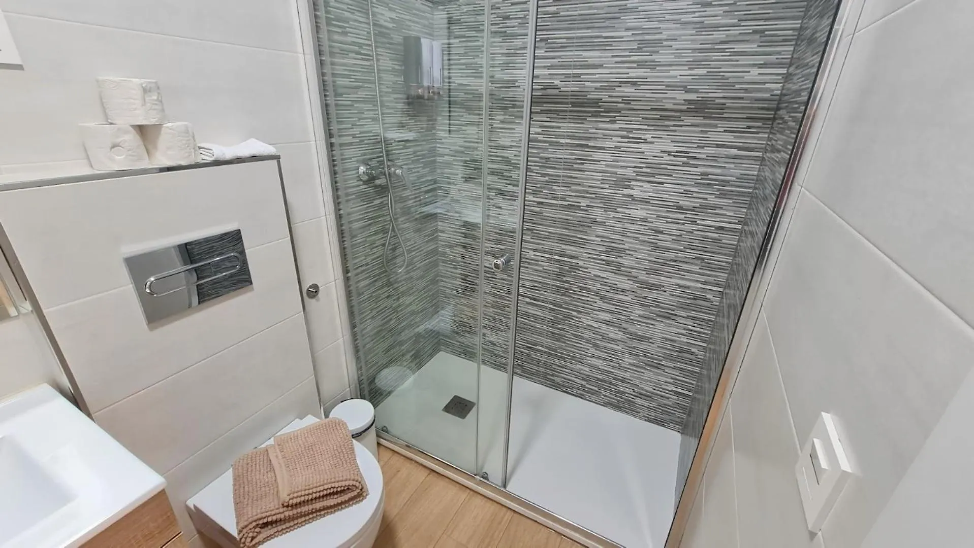 Duplex Huelin I & Beach Malaga Apartment